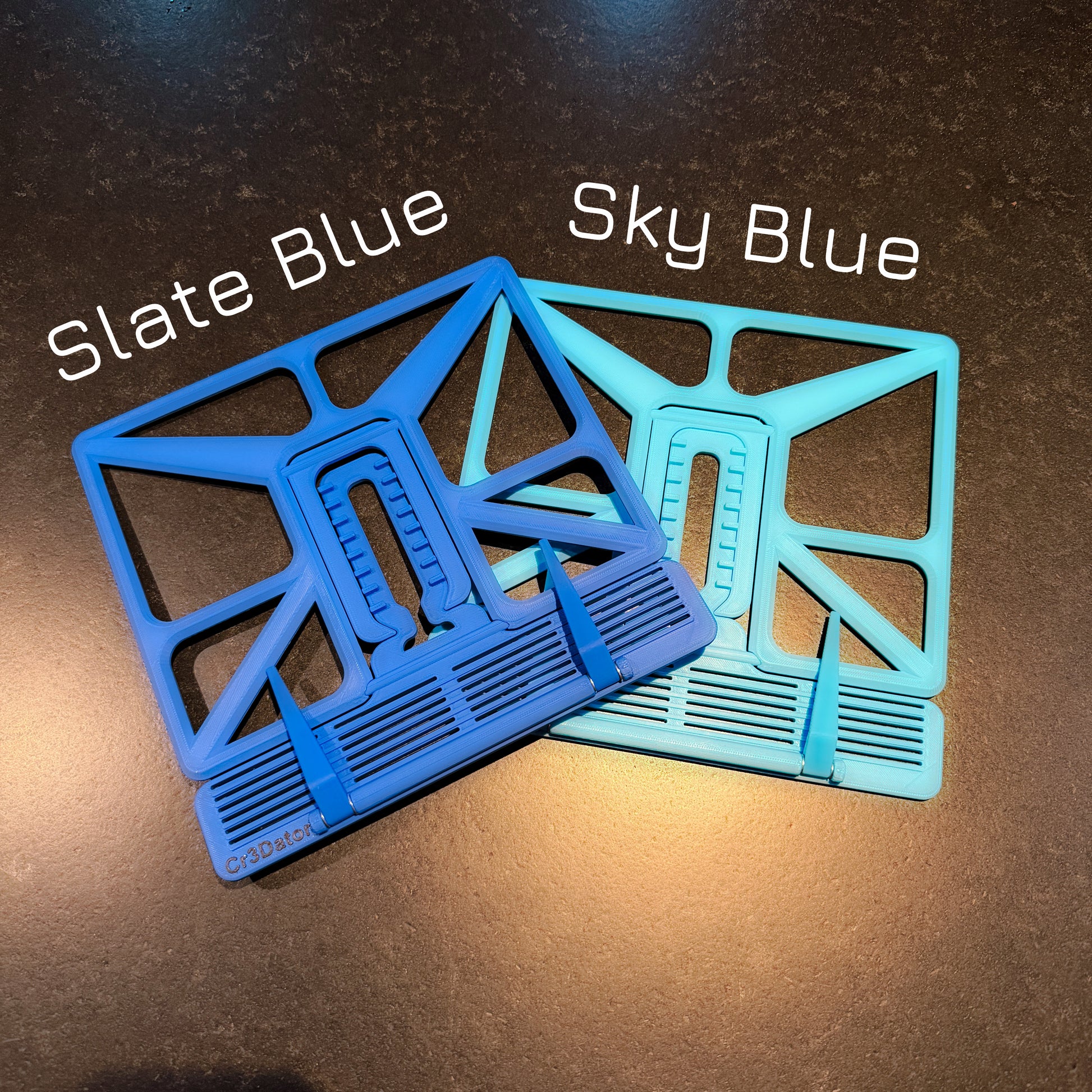 Buchständer Vergleich Slate Blue und Sky Blue